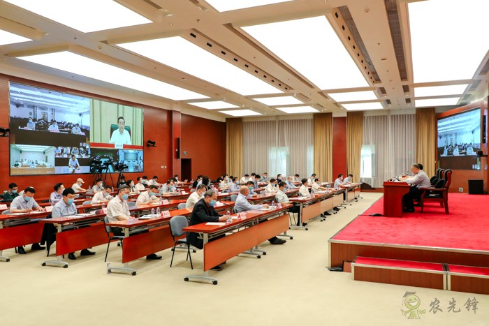 2021年&ldquo;三夏&rdquo;小麥機(jī)收暨糧食作物機(jī)收減損工作視頻會(huì)議強(qiáng)調(diào) 高質(zhì)量組織好小麥機(jī)收 著力提質(zhì)減損確保顆粒歸倉(cāng)