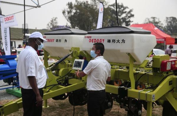 &ldquo;中國(guó)農(nóng)技&rdquo;&ldquo;中國(guó)農(nóng)機(jī)&rdquo;&ldquo;中國(guó)農(nóng)場(chǎng)&rdquo;助力非洲農(nóng)業(yè)發(fā)展