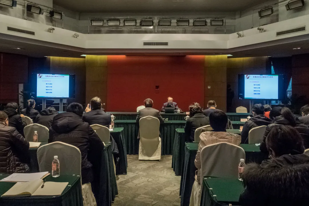 水稻無人農(nóng)場未來將走向何方？羅錫文院士團隊來滬指導無人農(nóng)場建設