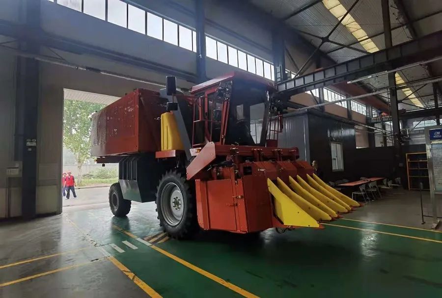 農機為現(xiàn)代農業(yè)插上翅膀，助力農業(yè)騰飛