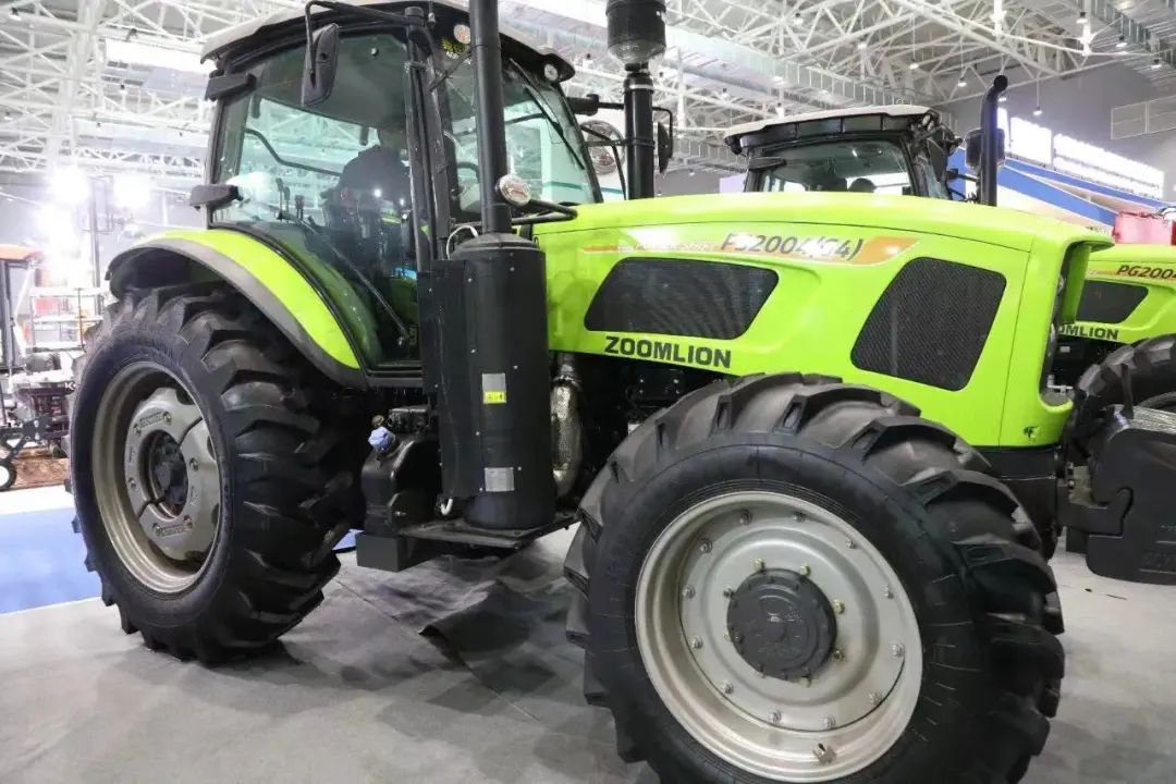 中聯(lián)重科新款P系列動(dòng)力換擋拖拉機(jī)